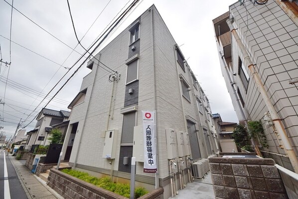 ホワイトヴィラの物件外観写真